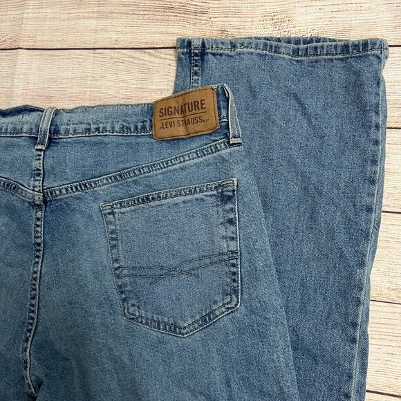 Levi's Signature Relaxed Fit Men's Jeans 34x32 Medium Wash Denim Straight Leg - Picture 10 of 11
